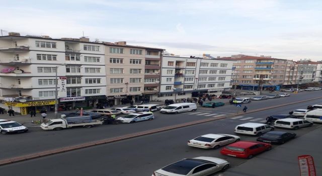 Cinnet Geçiren Genç Annesini Öldürdü