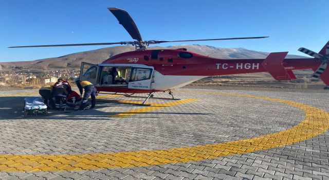 Kalp Krizi Geçirdi, Helikopterle Hastaneye Kaldırıldı