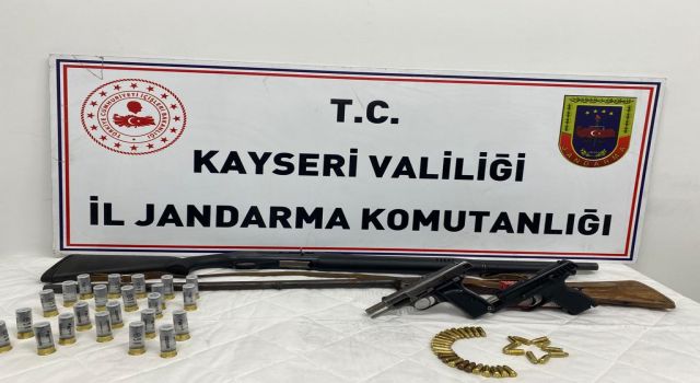 Jandarma ekipleri çok sayıda tüfek ve tabanca ele geçirildi