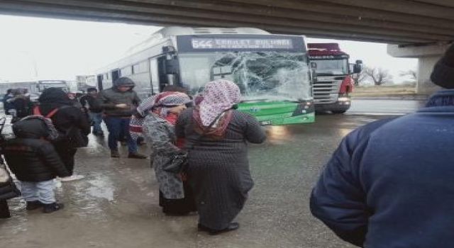 Kamyon ile otobüs çarpıştı: 2 yaralı 
