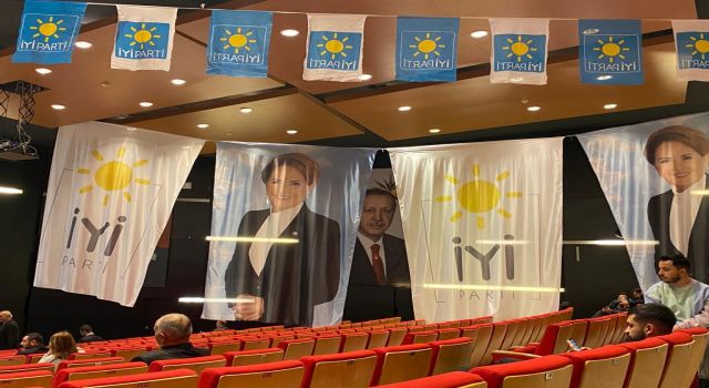 İYİ Parti Kongresi’nde Erdoğan fotosu detayı