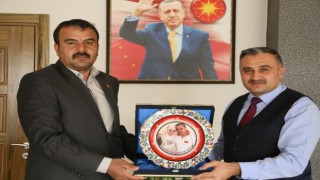 Epçe Mahallesi muhtarından Başkan Mehmet Cabbara teşekkür ziyareti