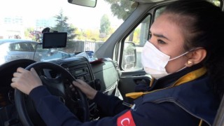 Kayseri'de Kadın Ambulans Şoförleri Hastaların İmdadına Yetişiyor