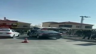 Yolcu Otobüsü İle Kamyonetin Çarpışmasında 1 Ölü, 11 Yaralı