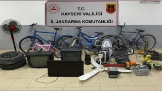 Uyuşturucudan yakalanan şüpheli, hırsızlık olayının da faili çıktı 