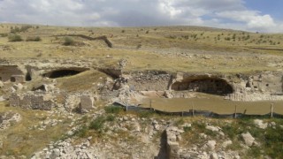 2 bin yıllık yeraltı mağaralarında defineci tahribatı