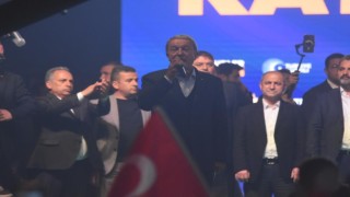 Cumhuriyet Meydanında coşkulu kutlama: Bakan Akar Kayserililere teşekkür etti